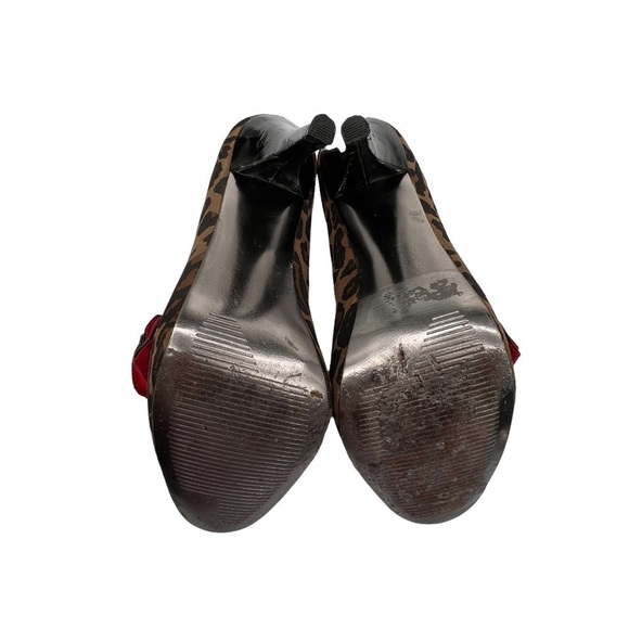 Steve Madden Brown Red Leopard Print Toppazz Ruffled Pumps Size 6.5 Women’s - Picture 8 of 8